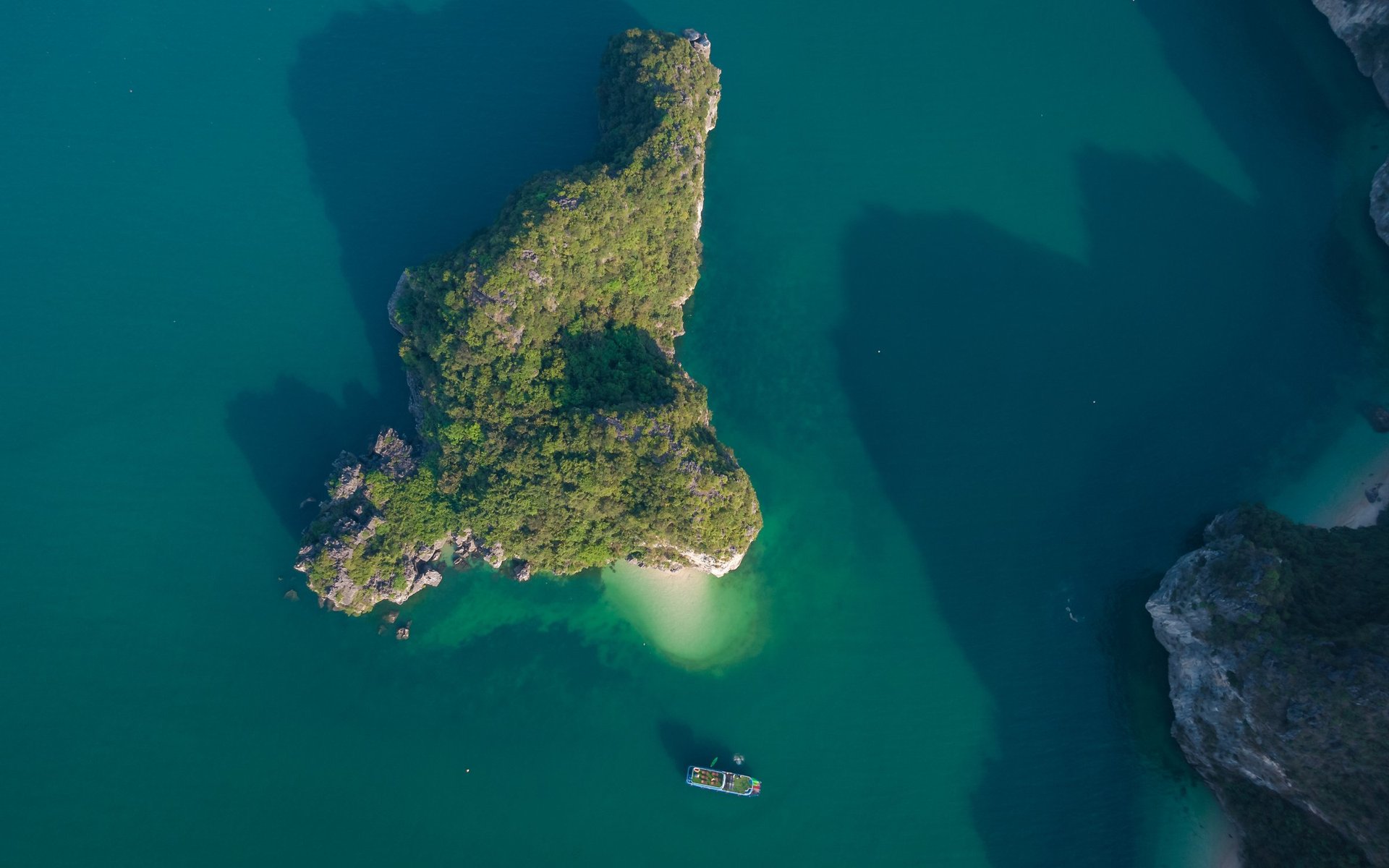 Lan Ha Bay drone view