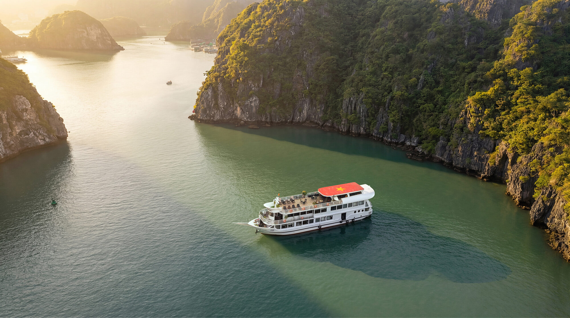 Quiet Bay Cruise (Boutique) 2